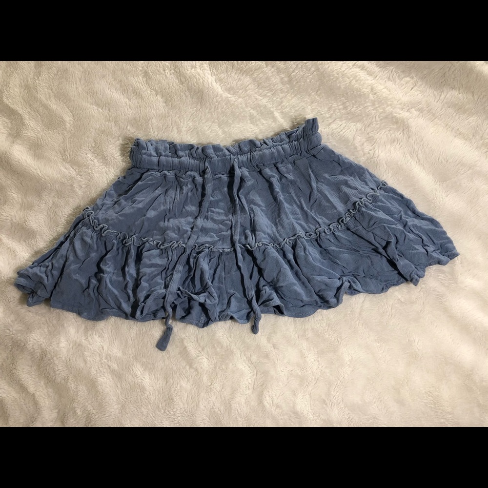 Lose blue skirt